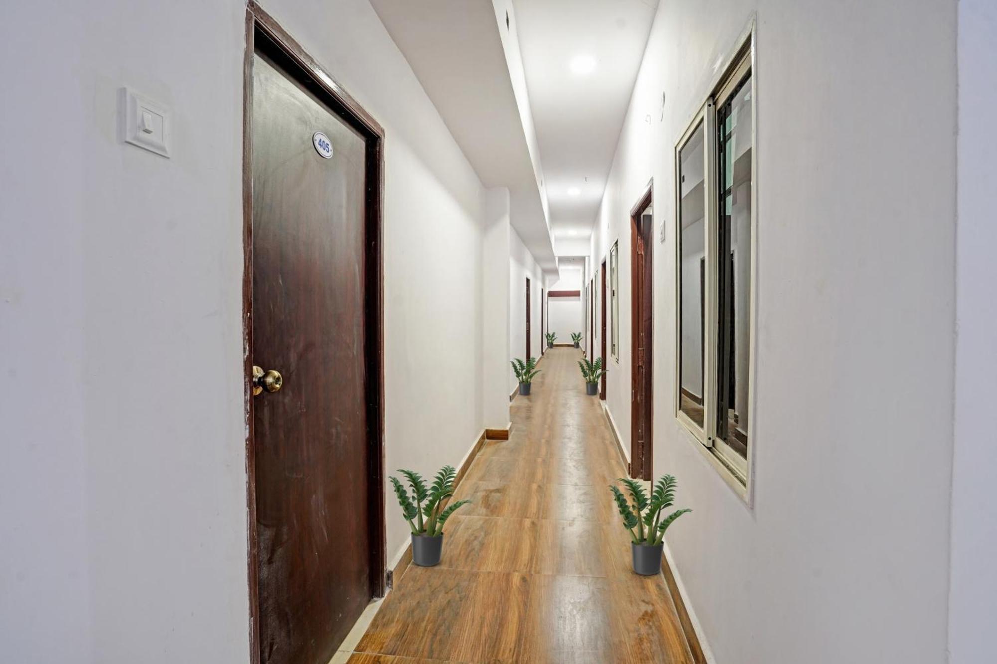 Hotel O Sai Krishna Residency Vidzsajavádá Kültér fotó